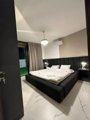 Stylish Luxe Apartment F-R 0003